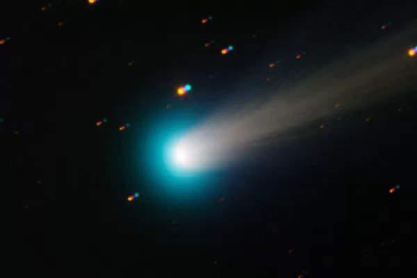 Difunden nuevas imágenes de Ison, el cometa del siglo