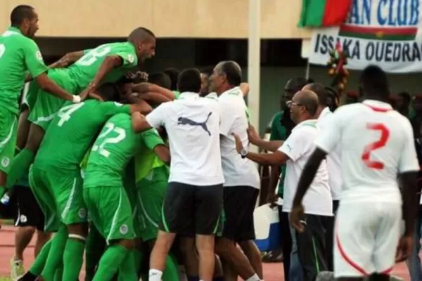 Argelia venció a Burkina Faso y se metió en Brasil 2014
