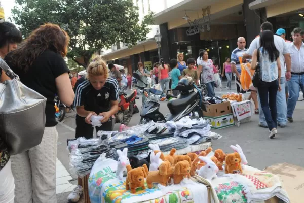 Ambulantes acordaron con el Ejecutivo seguir en el centro hasta el 6 de enero