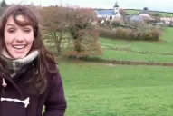 Doria Tillier cumplió y se desnudó para dar el clima