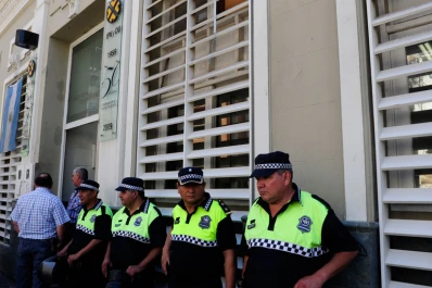 Reclaman que les den las viviendas que compraron al gremio judicial