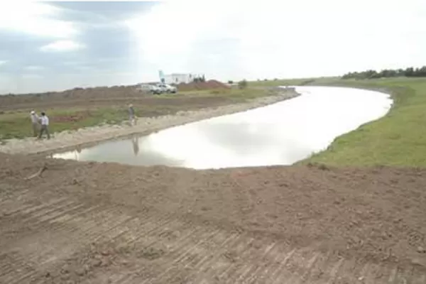 Productores de Santiago desvían agua del río Salado y afectan el riego en Santa Fe