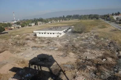 El SEOC retrocedió y no edificará en un parque