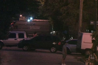 El hombre que estuvo seis horas atrincherado en una casa mató a su ex mujer y a la hija de ella