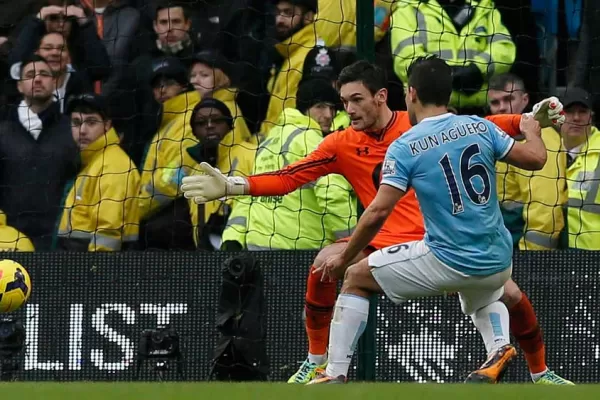Doblete de Agüero en la goleada de Manchester City