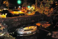 La tormenta provocó destrozos en Yerba Buena y en la capital y se cobró la vida de un motociclista