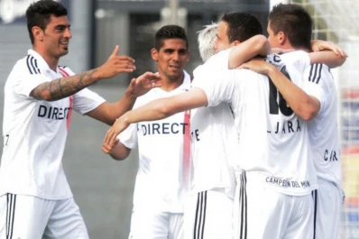 Estudiantes le ganó a Colón y todavía sueña con el título