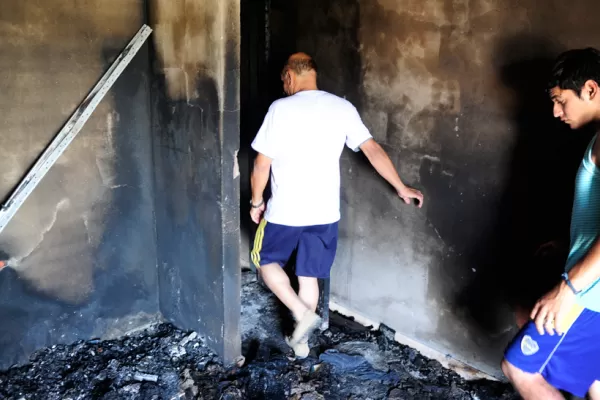 Un incendio probó la solidaridad de los vecinos de Lomas de Tafí