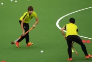 El técnico chino tiene la cancha inclinada, pero no a su favor