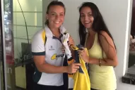 Una tucumana intercambió su camiseta con una australiana