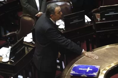 Resuelta la impugnación, juraron los senadores por Salta, Urtubey y Viñuales