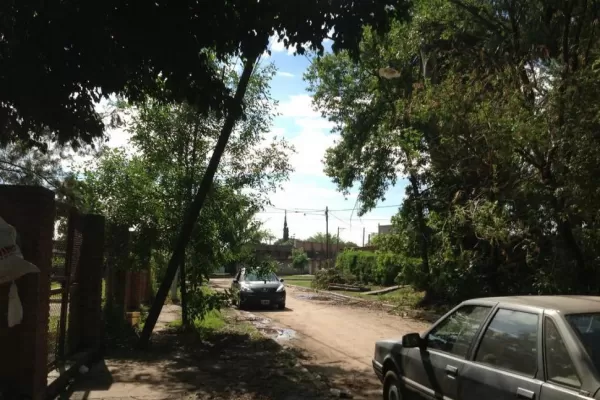 Continúan sin luz desde la tormenta