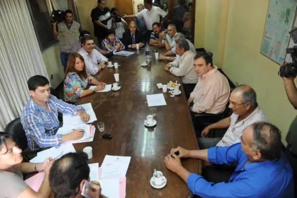 El debate por el aumento en los taxis se posterga dos semanas