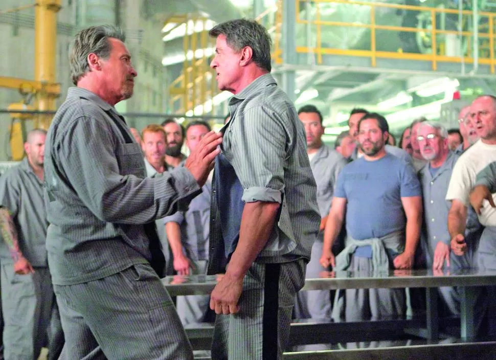 ENTORNO IDEAL. En Escape Imposible hay una previsible escena de pelea entre Schwarzenegger y Stallone. 