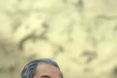 Entregan el honoris causa a Luis Moisset de Espanés