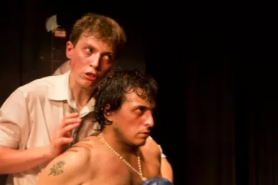 La cebolla y Todo cerca, ganadoras de la Fiesta Provincial de Teatro