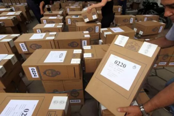 Con Capitanich de observador, se vota en Santiago