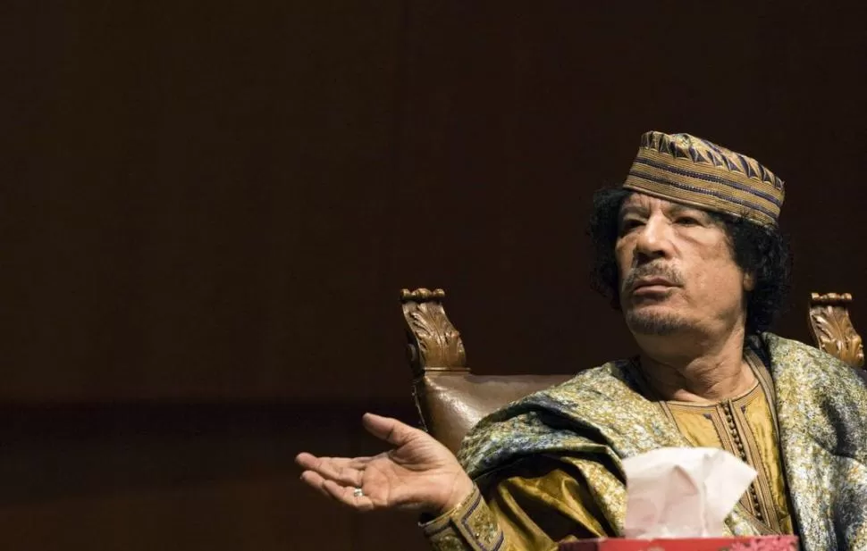 CUATRO DÉCADAS EN EL PODER. Muamar Kadafi (o, también, Muamar el Gadafi) gobernó  VIVELOHOY.COM