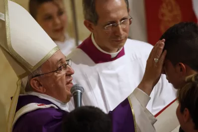 El Papa Francisco dijo que reza por las víctimas de curas pederastas