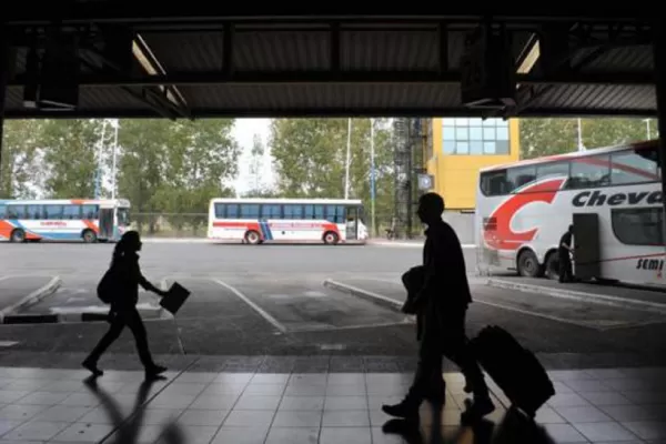 Detienen a un hombre con una menor y creen que sería un caso de trata de personas