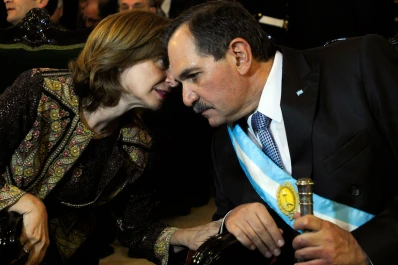 Betty hace un gran trabajo en la Nación, elogió Alperovich