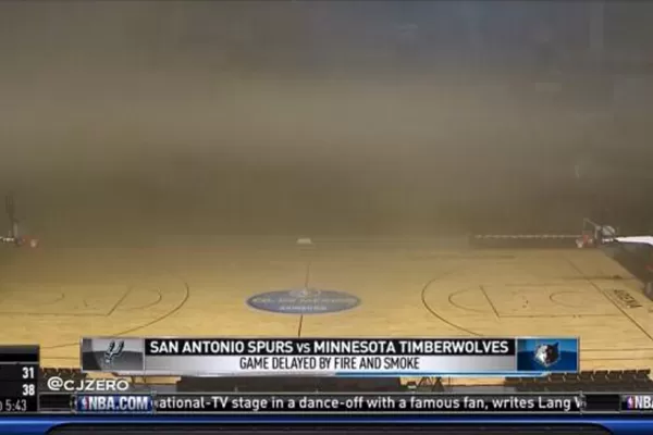 Humo y evacuación en el estadio donde debía jugar San Antonio Spurs