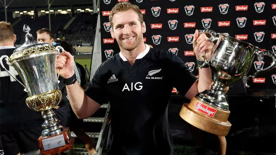 TODO PARA UNO. El octavo de Nueva Zelanda también celebró este año la obtención de la Rugby Championship. ARCHIVO REUTERS