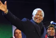 Carlos Duguech escribió un soneto para Nelson Mandela