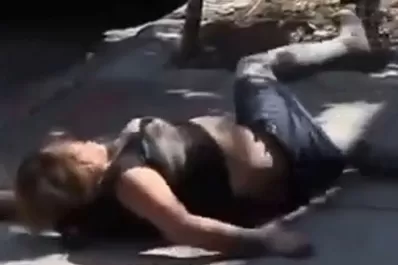Video de una mujer drogada con la sustancia de los zombies ya es viral
