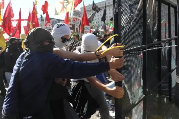 Sesiona la Asamblea Universitaria de la UBA, tras los incidentes frente al Congreso de la Nación