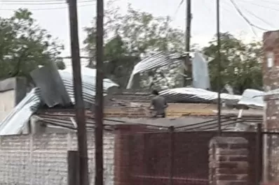 Un tornado arrasó a Embarcación