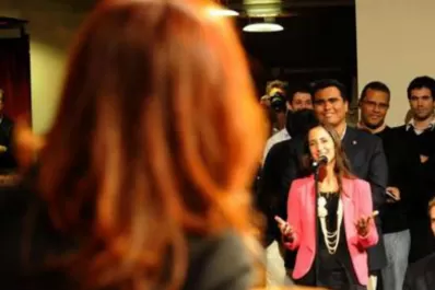 Murió atropellada la joven de Harvard que había preguntado a Cristina