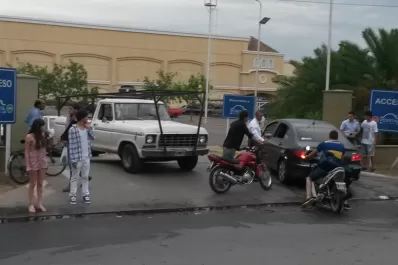 Desalojaron el shopping Portal Tucumán