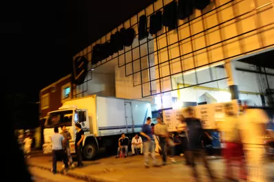 Por los saqueos se suspendieron vuelos, servicios de colectivos y clases