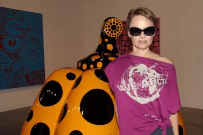 Pamela Anderson se volvió morocha