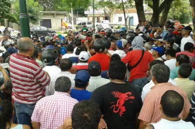 No nos queda otra que protestar porque no tenemos sindicato, dijo un vocero policial