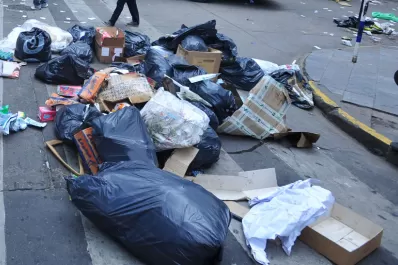 Se normalizan el transporte público y la venta de combustibles