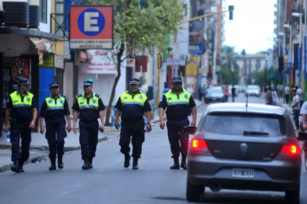 El Gobierno llegó a un acuerdo con la Policía, que volvió a las calles