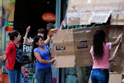 Lentamente y aún con temor, el microcentro busca recuperar el ritmo habitual