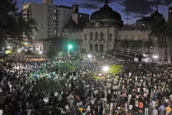 Las fotos de la multitudinaria marcha en la plaza Independencia