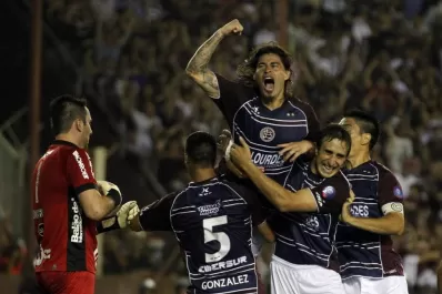 Lanús se vistió de campeón