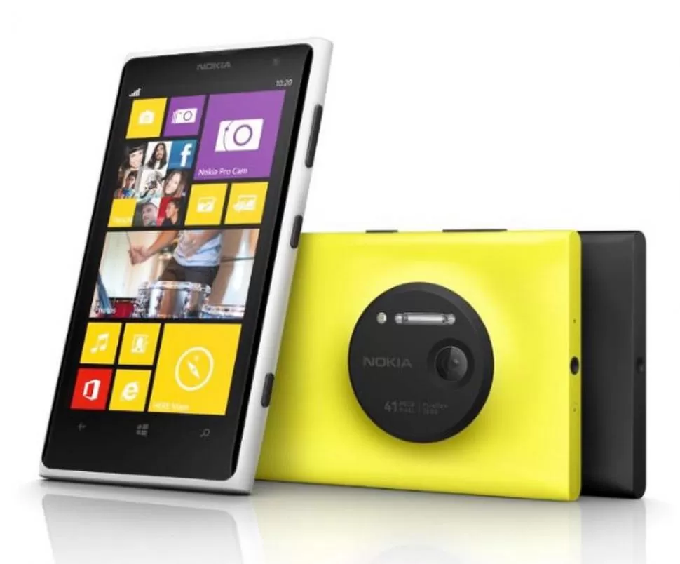  Nokia Lumia 1020
