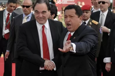 Oliver Stone  filmará la historia de Hugo Chávez