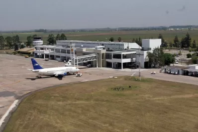 El jueves no habrá vuelos comerciales por un paro de controladores aéreos