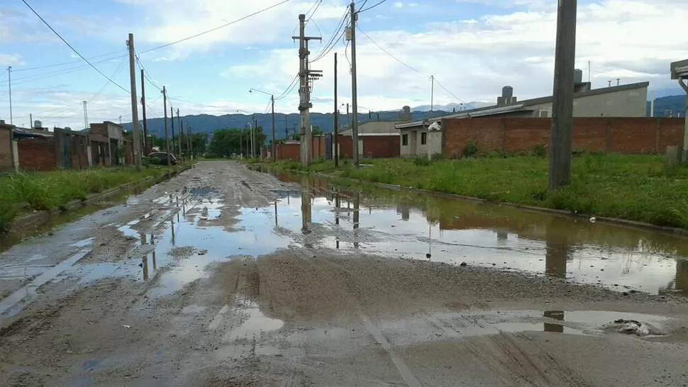 UNA BUENA. En el Gran San Miguel de Tucumán cayeron 87 milímetros de lluvia. FOTO TOMADA DE TWITTER / @LaPrensadeLomas