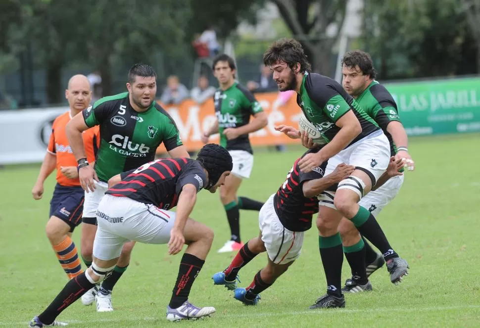 VOLVERTE A VER. Tucumán Rugby y Tigres, en un partido del Regional 2013. ¿Volverán a chocar “verdinegros” y “rojinegros”? 