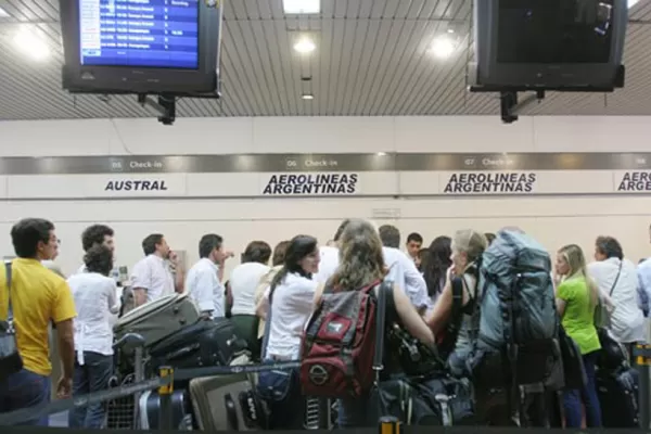 El aeropuerto de Tucumán, de a poco, vuelve a la normalidad