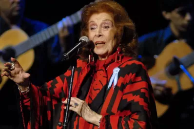 Murió Nelly Omar a los 102 años