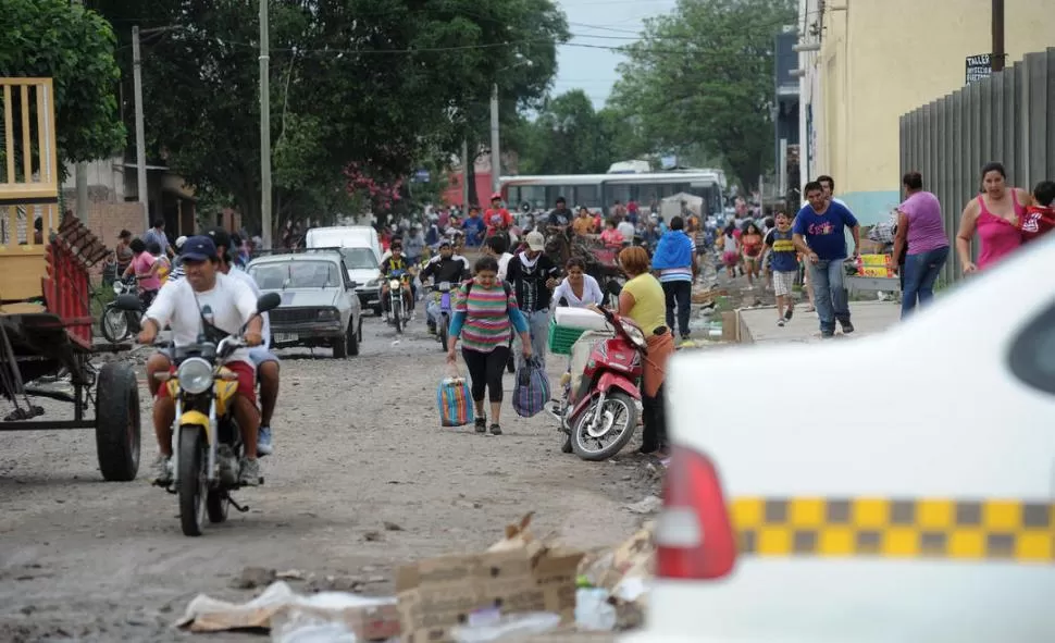 TROPELÍAS. Taxis inscriptos en la Municipalidad de la capital participaron de los saqueos del 10 y 11 de diciembre. la gaceta / foto de franco vera (archivo)