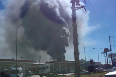 Se incendió una planta química en el parque industrial de Burzaco